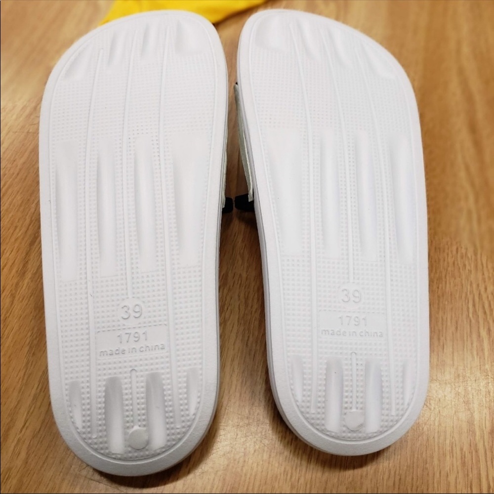 NEW. Six hours only price drop no offers🎉 - Picture 3 of 3